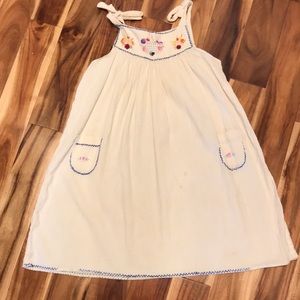 Girls Size 6 Embroidered Flower 🌺 🌸 Dress